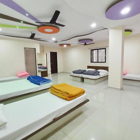 Hotel Plaza Inn Rajpipla Екстер'єр фото