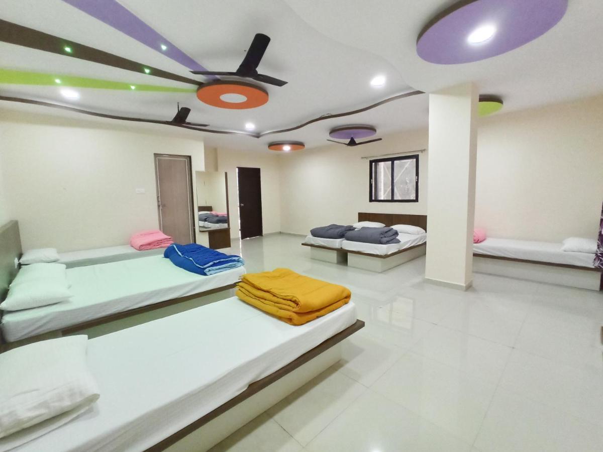 Hotel Plaza Inn Rajpipla Екстер'єр фото
