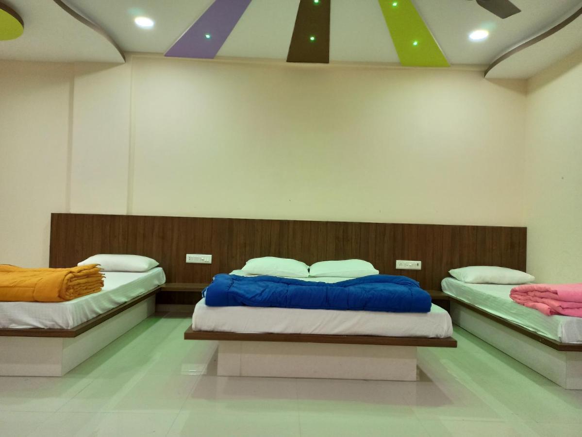 Hotel Plaza Inn Rajpipla Екстер'єр фото
